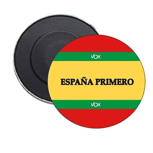 78859-IMAN-REDONDO-ESPANA-PRIMERO-VOX-VERDE-BANDERA-ESPANOLA-1.jpg